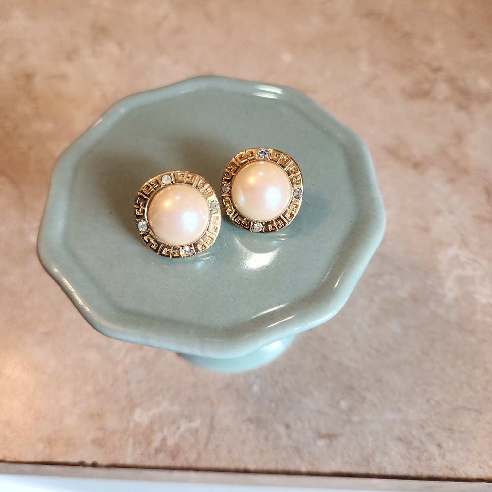 Givenchy Vintage 1980s Paris New York Faux Pearl Logo Earings - Picture 14 of 14